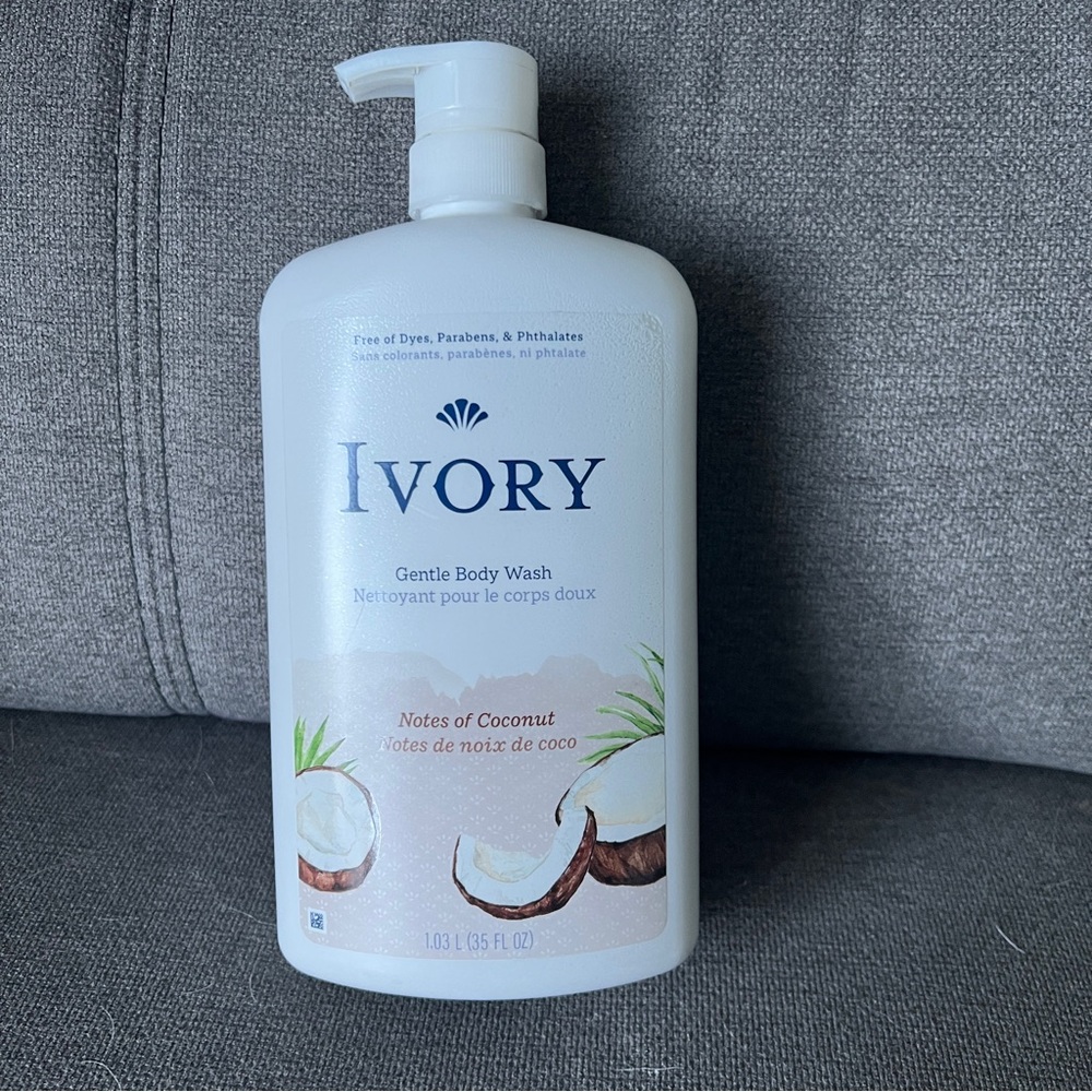 Ivory Gentle Body Wash Notes of Coconut Jumbo size